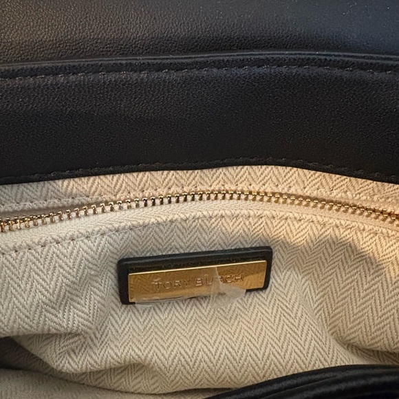 TORY BURCH KIRA CHEVRON COLOR-BLACK TOP-HANDLE SATCHEL LEATHER BAG - Picture 6 of 7